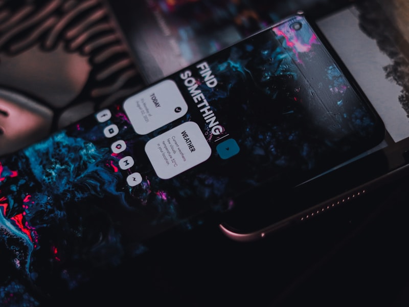 Grid-runner hacking mini-game screenshot